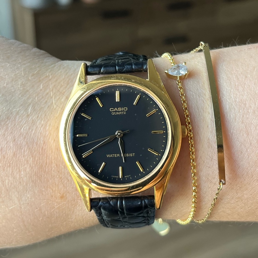 Vintage Casio Gold and Black Watch